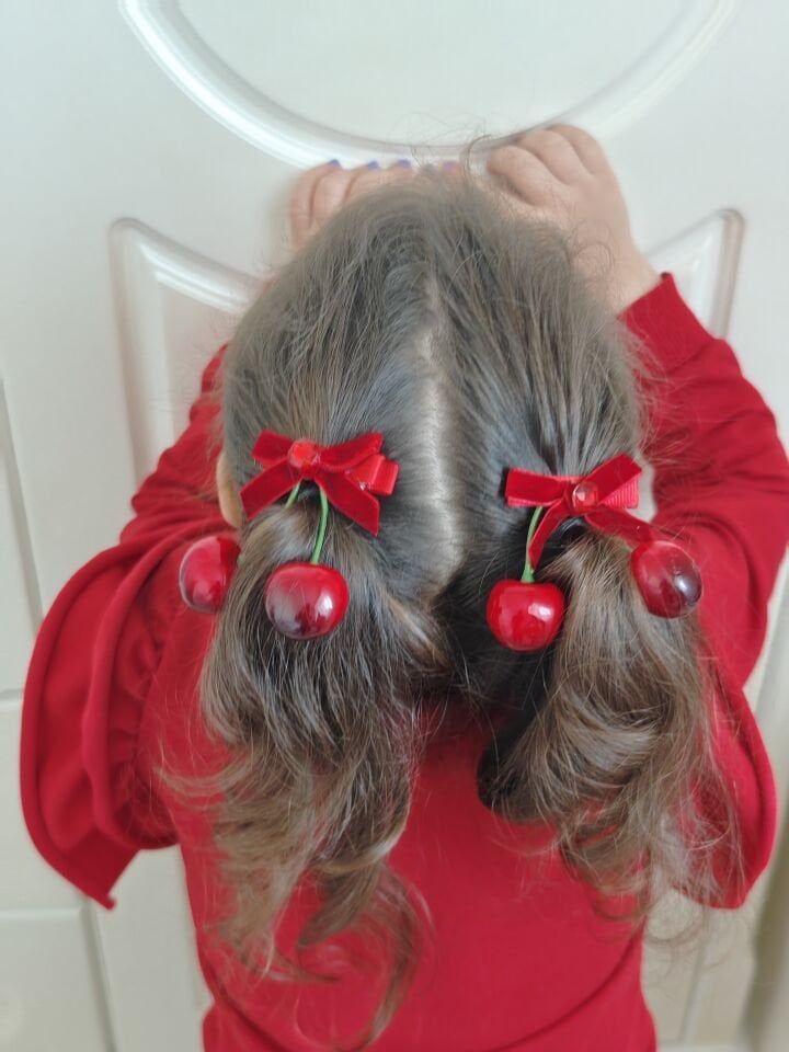 Kiraz Model Taş Detaylı Pens Toka