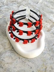 KIRMIZI FİYONK MODEL PENS MANDALLI TAÇ