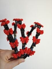 KIRMIZI FİYONK MODEL PENS MANDALLI TAÇ