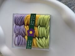 SOFT RENKLER LASTİK KUTU TOKA SET