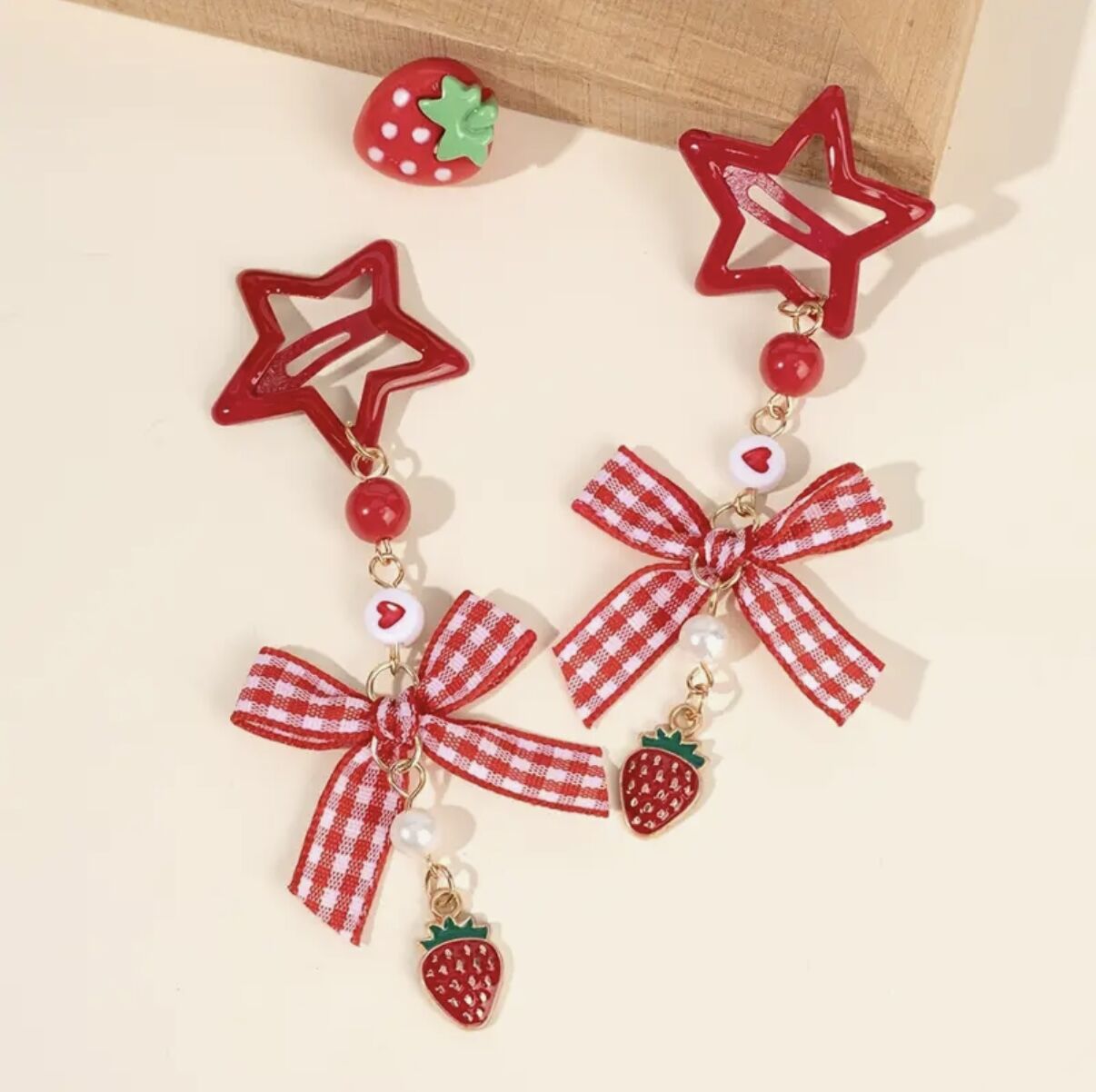 Çilek Model Yıldızı Çıt Çıt Toka