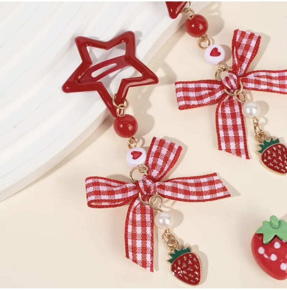 Çilek Model Yıldızı Çıt Çıt Toka