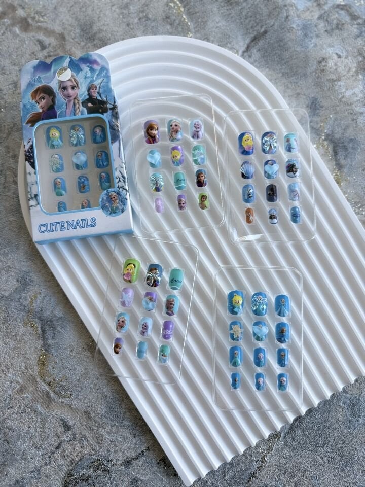 ELSA MODEL ÇOCUK TAKMA TIRNAK