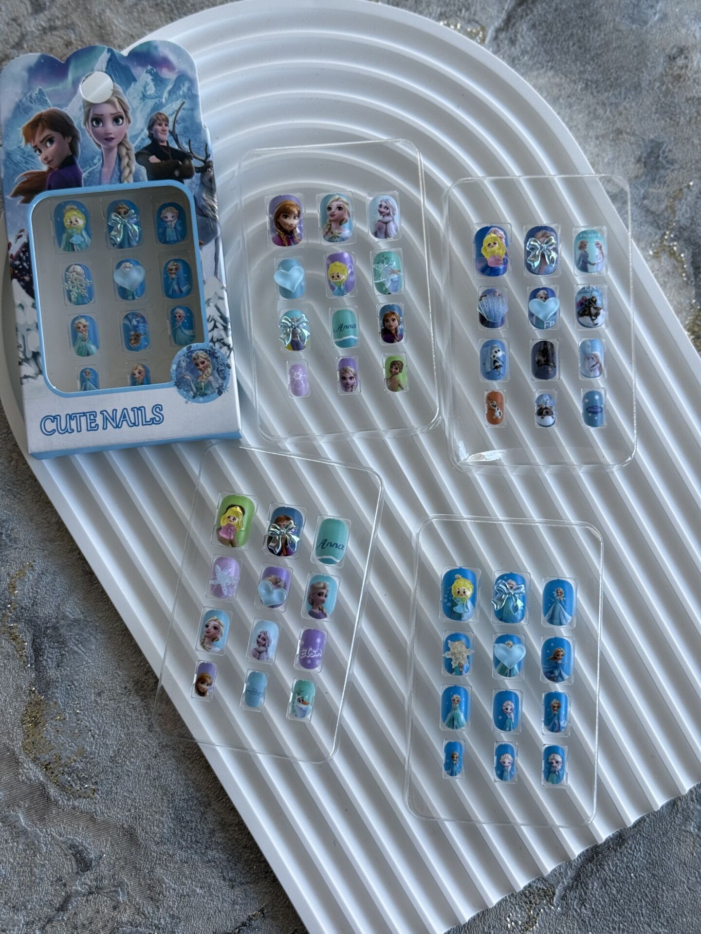 ELSA MODEL ÇOCUK TAKMA TIRNAK