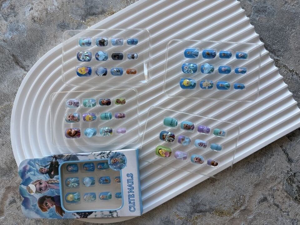 ELSA MODEL ÇOCUK TAKMA TIRNAK