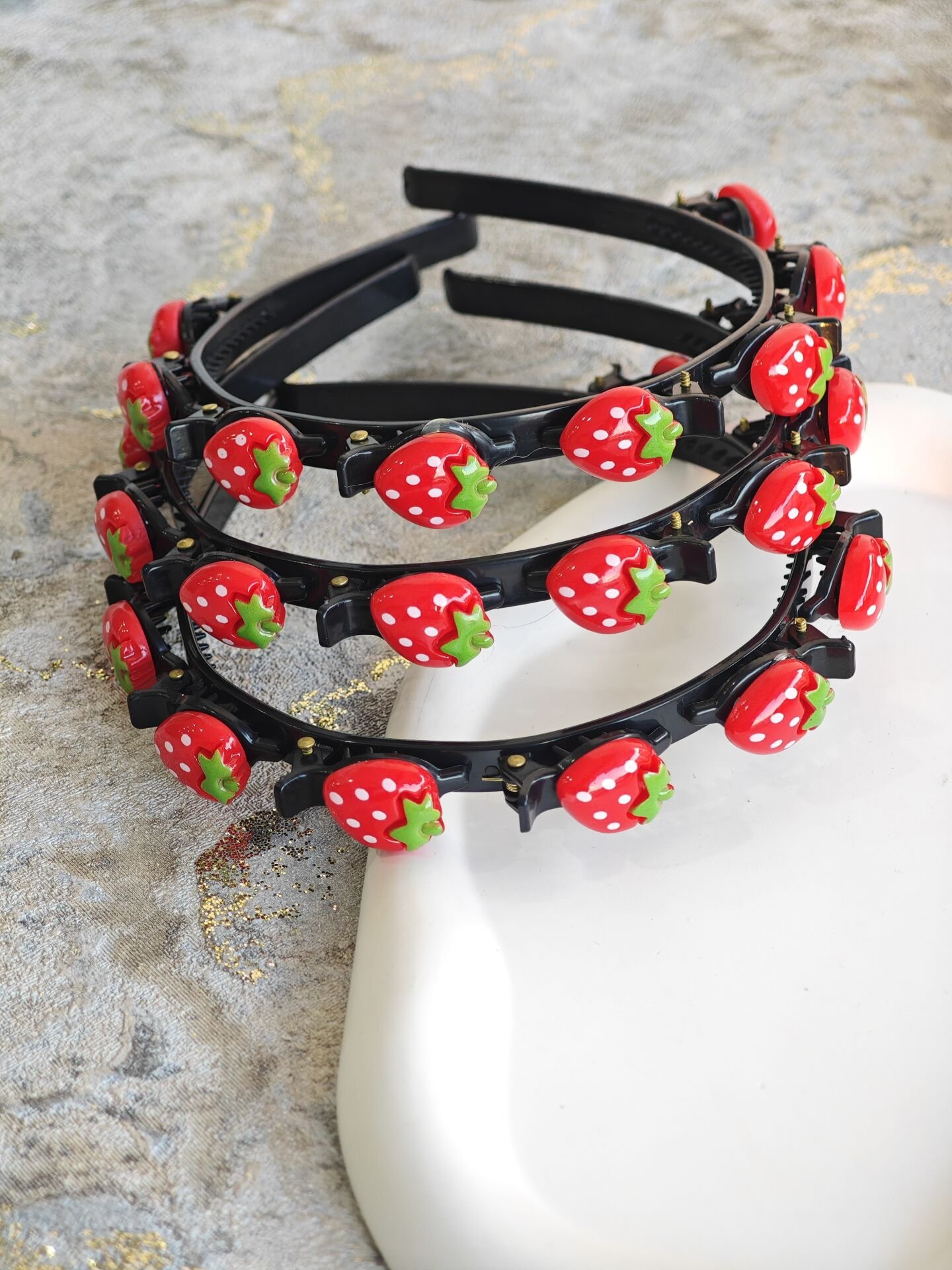 ÇİLEK MODEL PENS MANDAL SAÇ BÜKÜCÜ TAÇ