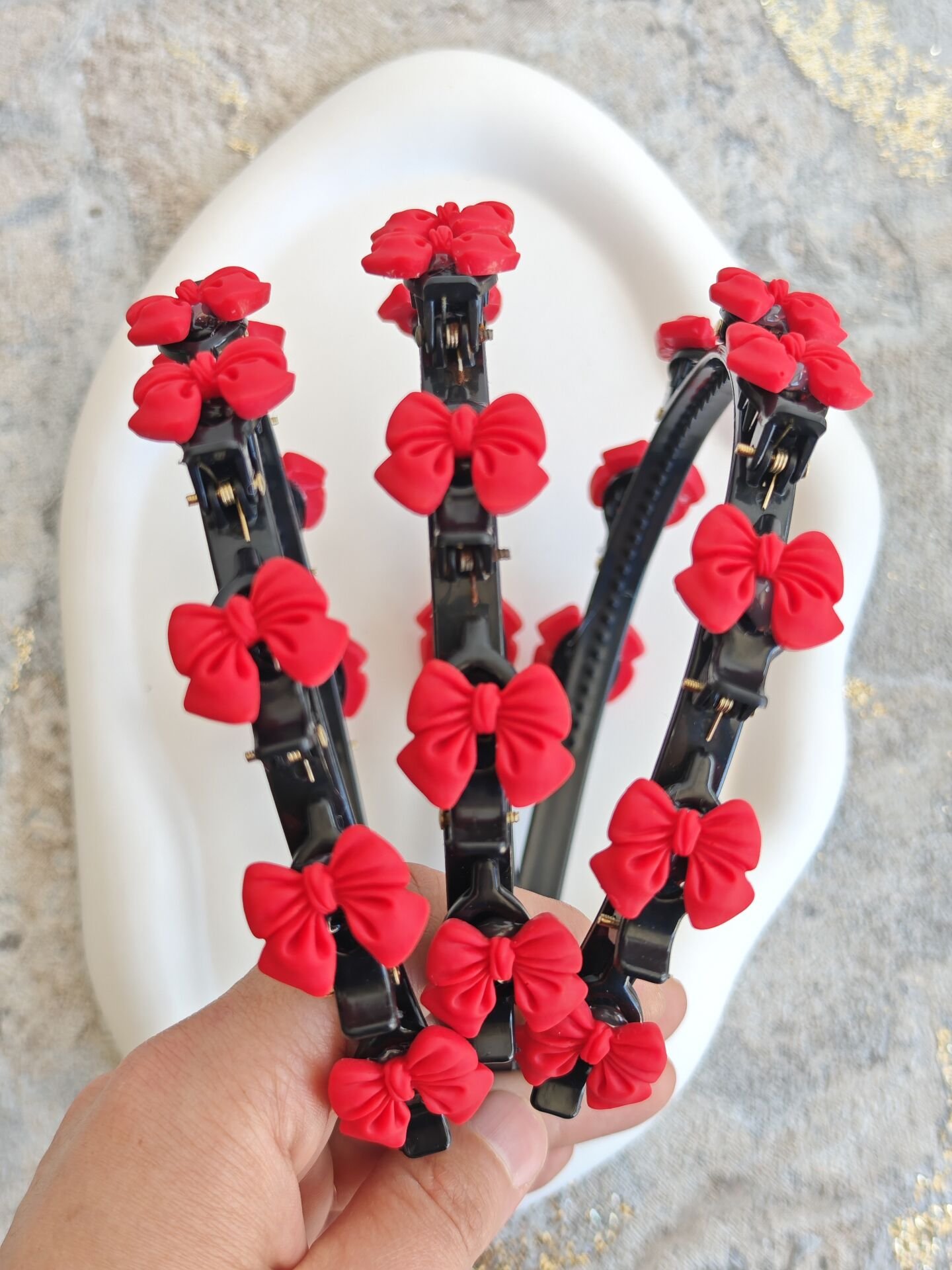 KIRMIZI KADİFE FİYONK MODEL PENS MANDALLI SAÇ BÜKÜCÜ TAÇ