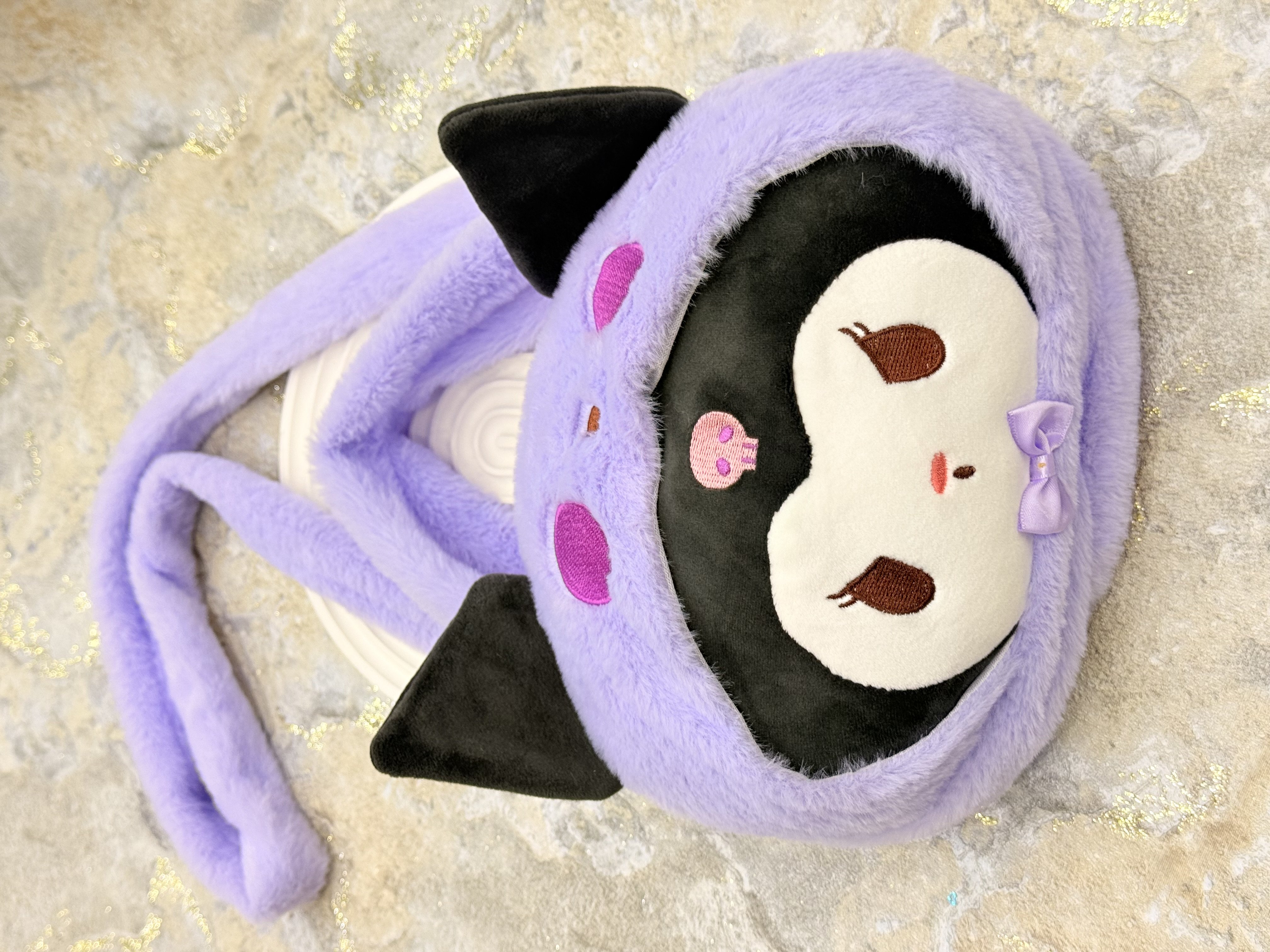 KUROMİ MODEL PELUŞ ORTA BOY ÇANTA YANDAN TAKMALI