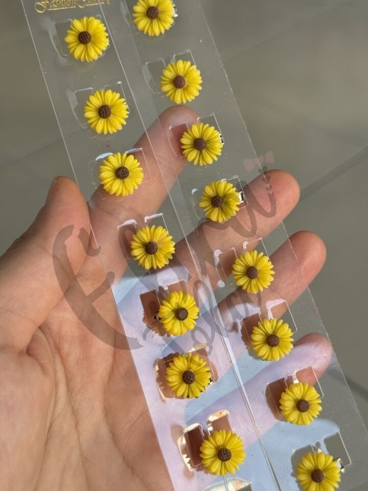 SARI MİNİ PAPATYA SAÇ KÜPESİ 8 Lİ KART